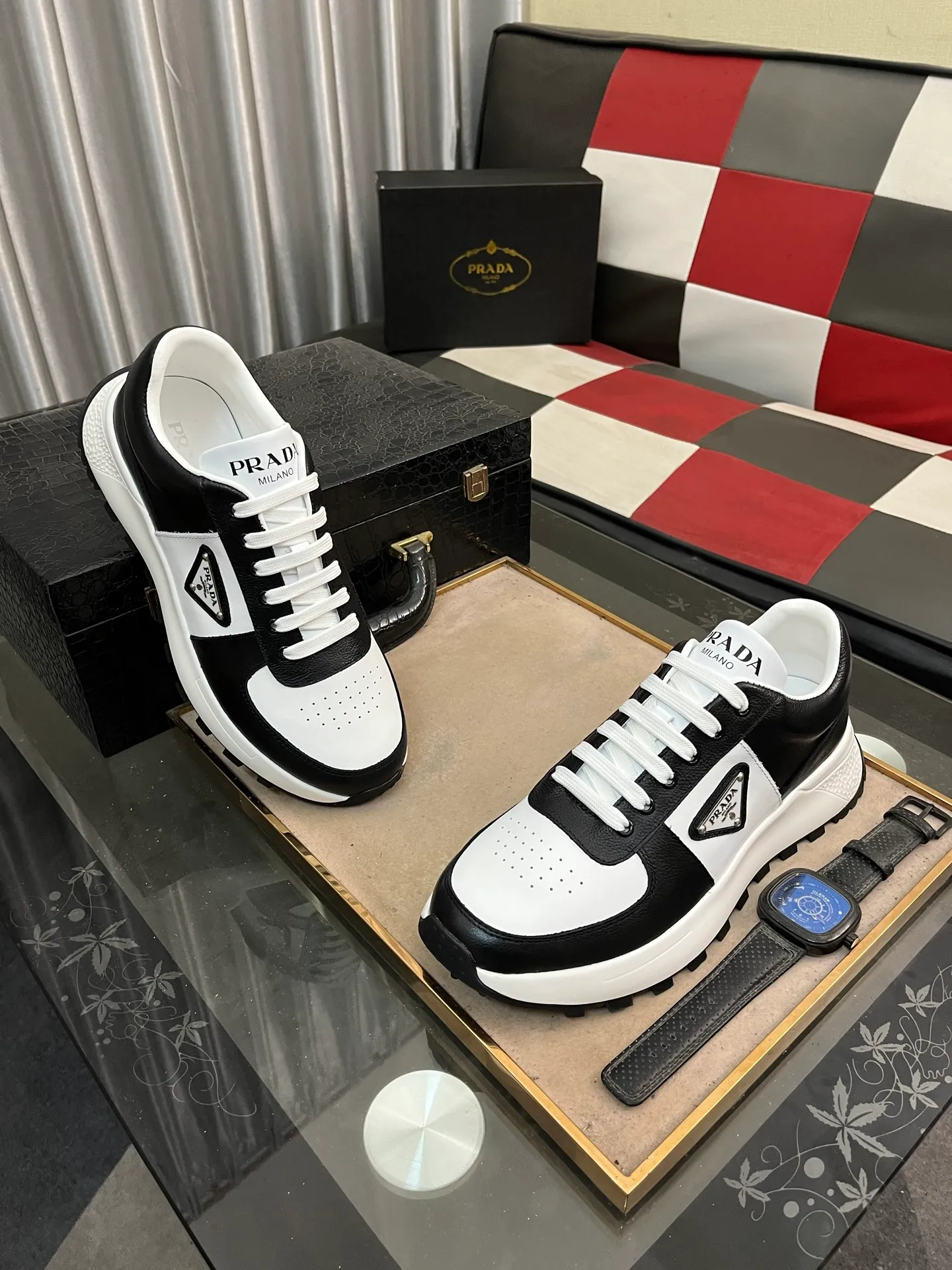 Men's shoes 💰440⌚️⌚️ PRADA [Prada] popular men's shoes, casual shoes and sports shoes! High-end quality 🍀 The upper is made of imported original cowhide 💥 cowhide lining; the original molded outsole. The style is correct and elegant, comfortable and versatile💪 Three quality guarantees. Size: 38-44, 3️⃣colors available.